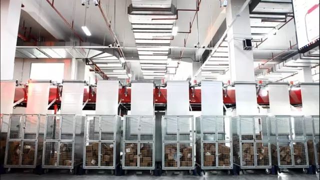 1、亞馬遜的智能機器人Kiva技術